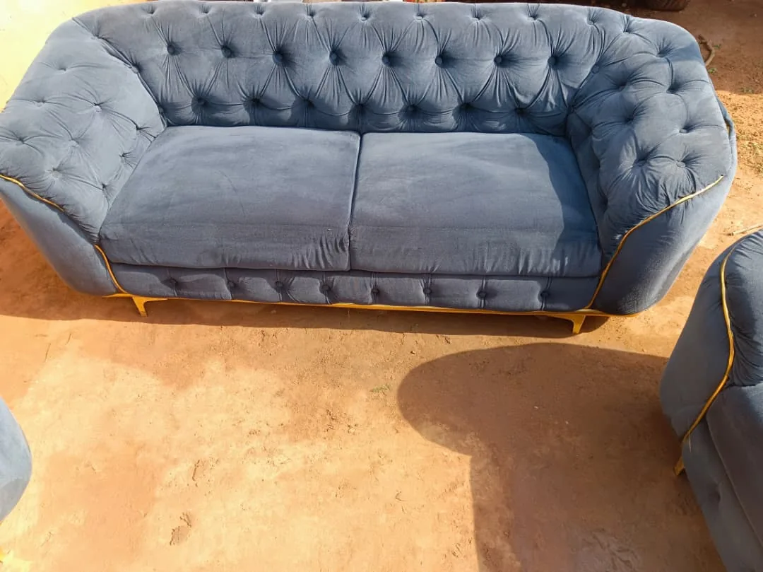 Nettoyage canapé en cuir à Cotonou : entretien et protection